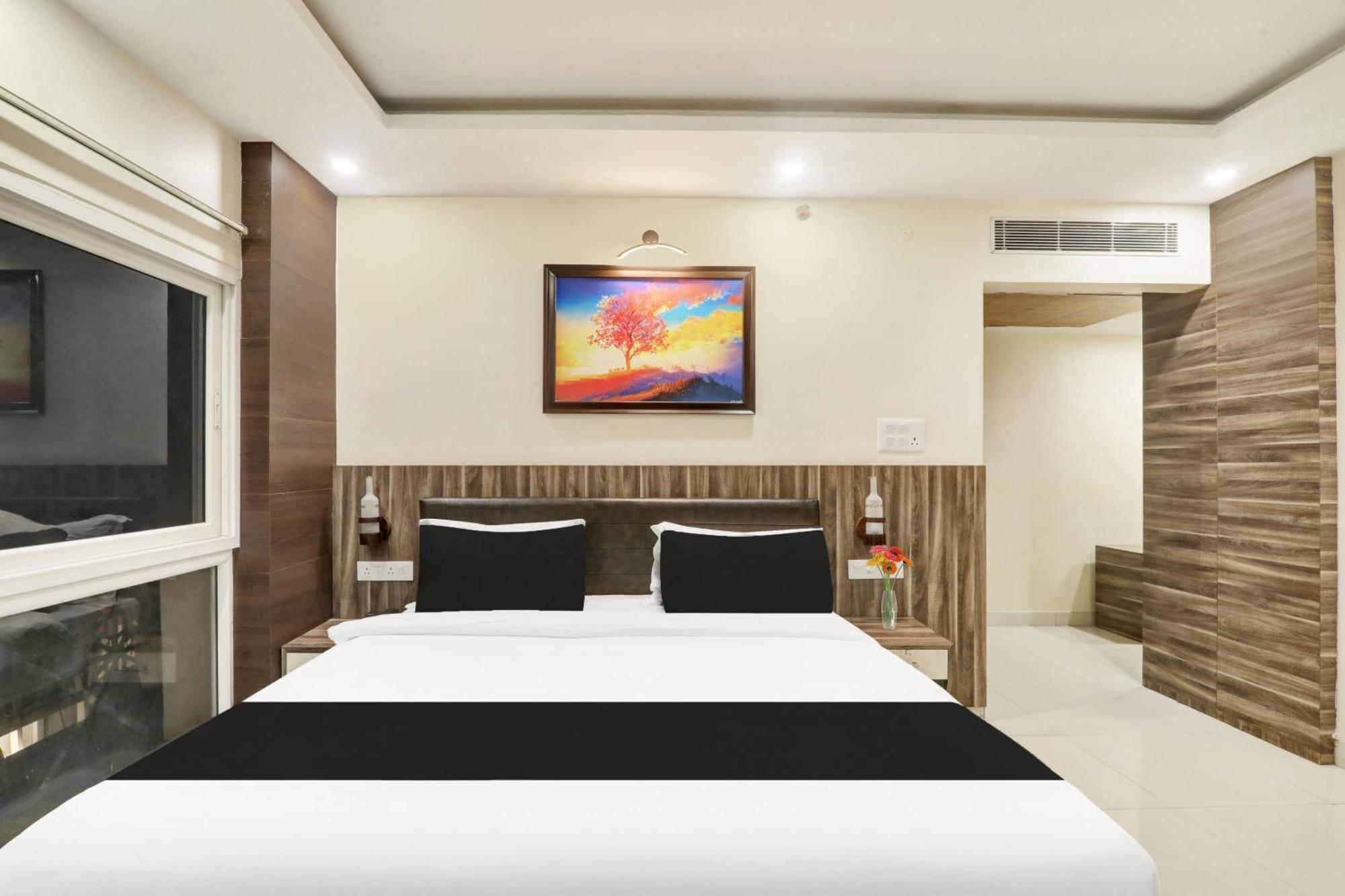 Super Townhouse Kankarbagh Formerly Kunwar Alcajars باتنا المظهر الخارجي الصورة