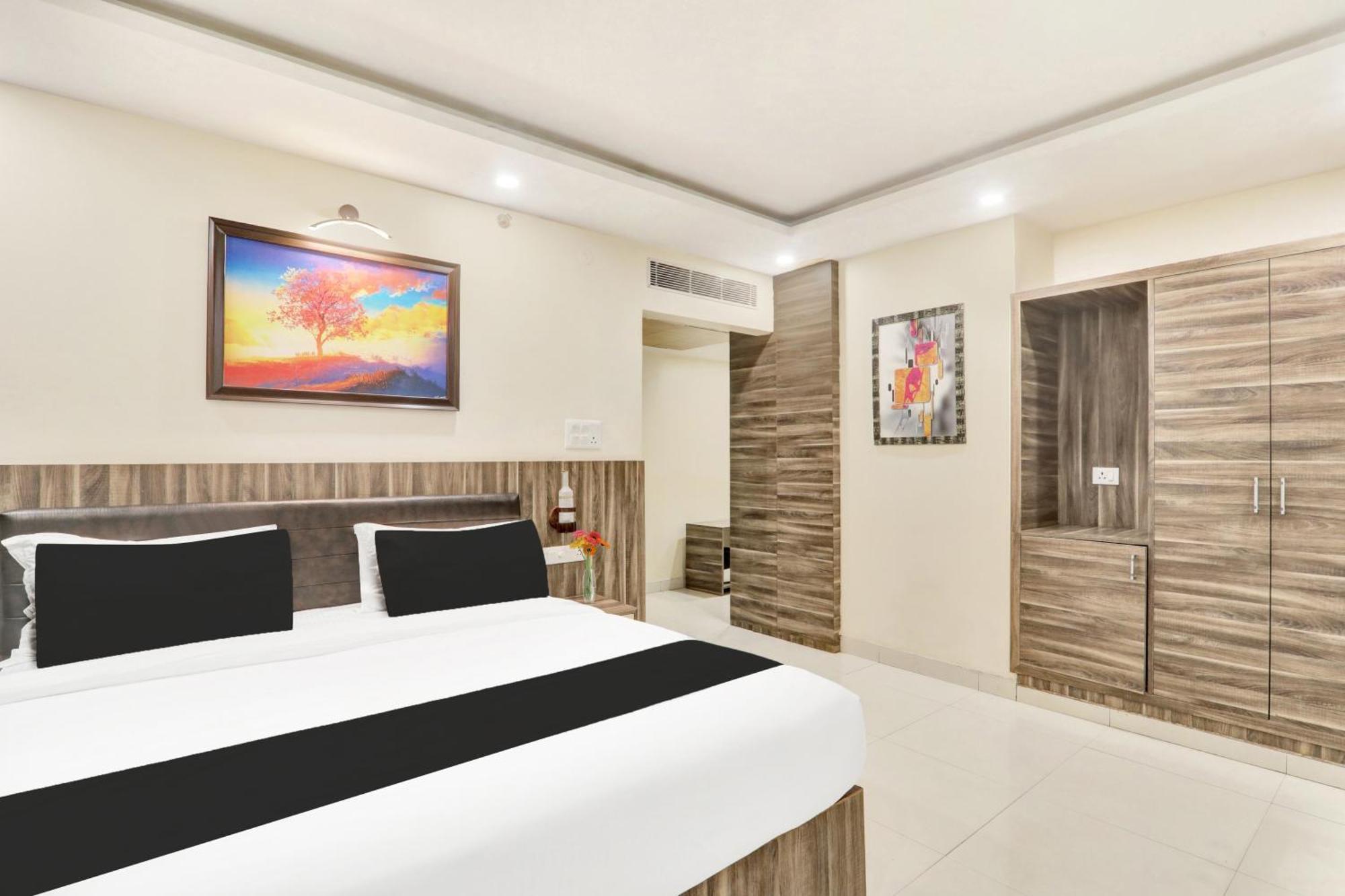 Super Townhouse Kankarbagh Formerly Kunwar Alcajars باتنا المظهر الخارجي الصورة