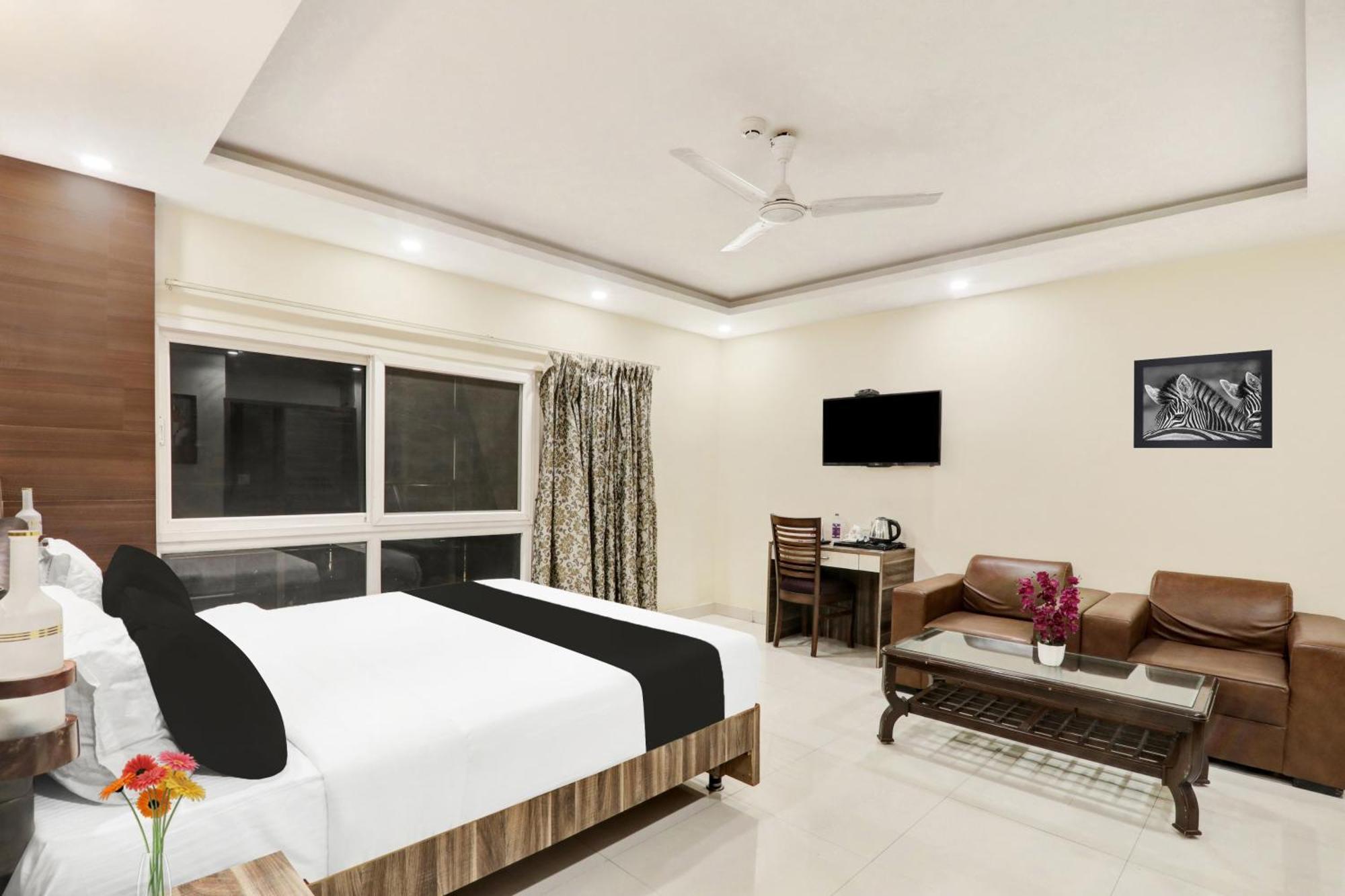 Super Townhouse Kankarbagh Formerly Kunwar Alcajars باتنا المظهر الخارجي الصورة