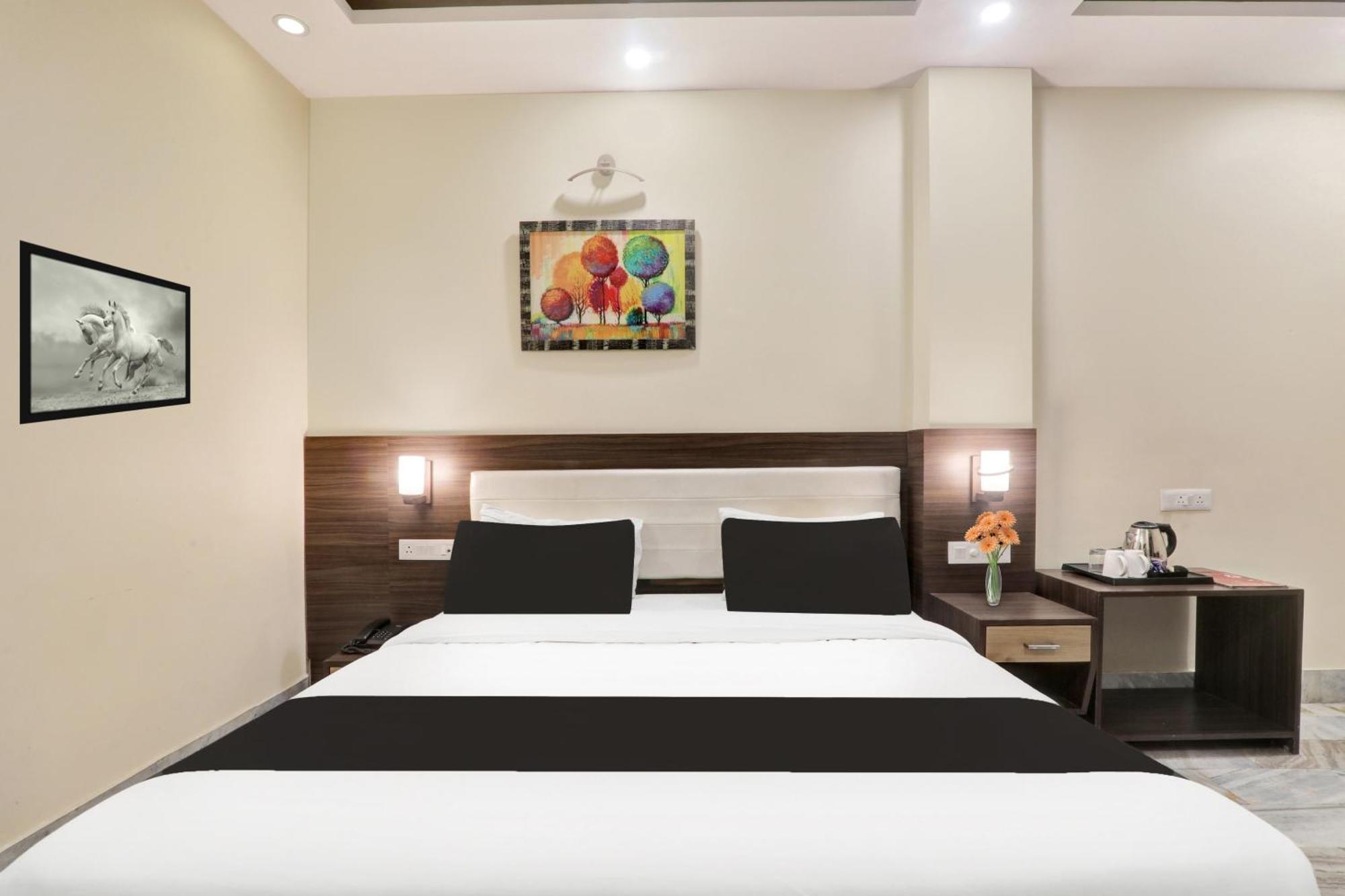 Super Townhouse Kankarbagh Formerly Kunwar Alcajars باتنا المظهر الخارجي الصورة