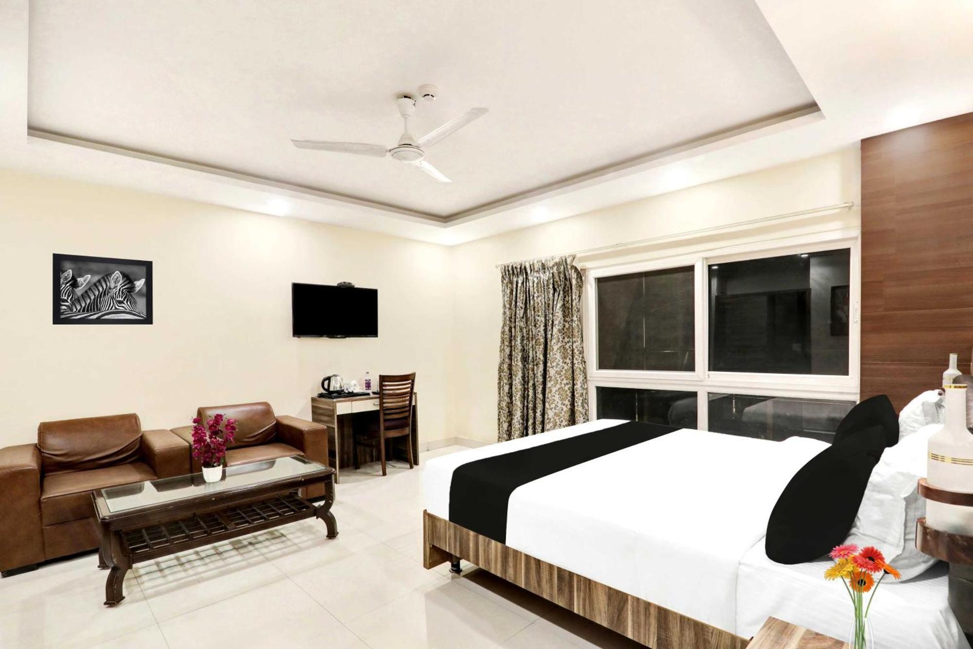 Super Townhouse Kankarbagh Formerly Kunwar Alcajars باتنا المظهر الخارجي الصورة