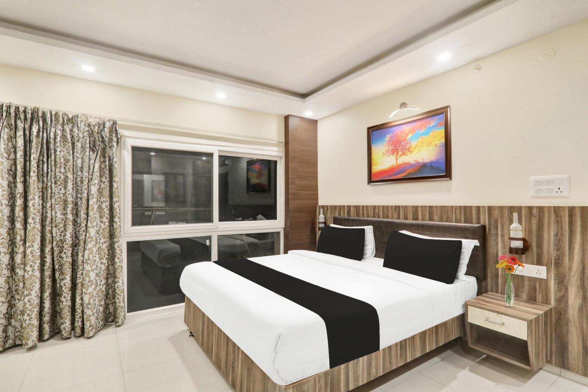 Super Townhouse Kankarbagh Formerly Kunwar Alcajars باتنا المظهر الخارجي الصورة