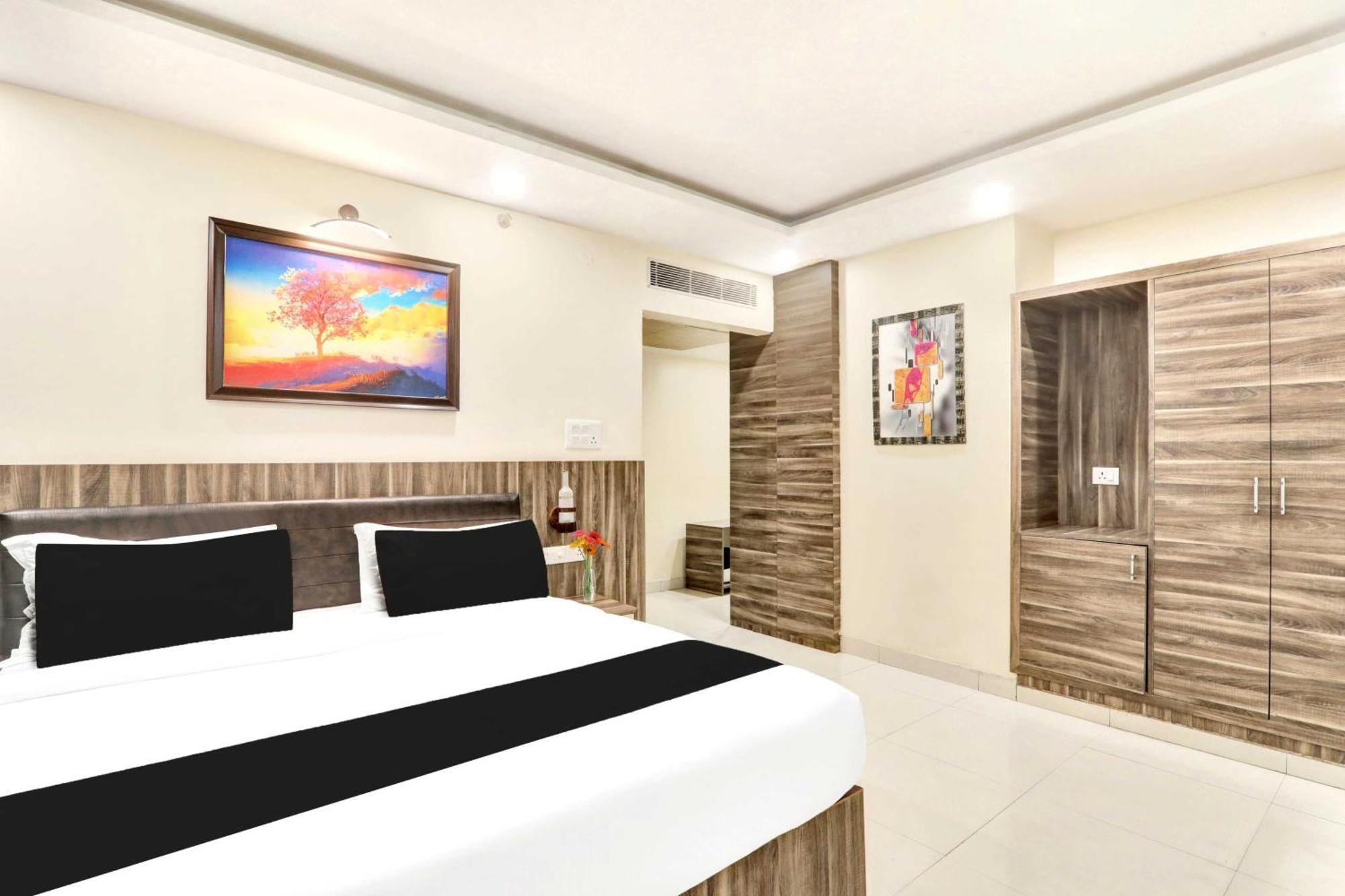 Super Townhouse Kankarbagh Formerly Kunwar Alcajars باتنا المظهر الخارجي الصورة